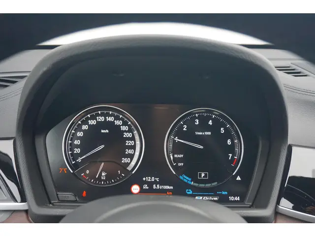 BMW X1 xDrive25e 2021 Hybride Benzine 12