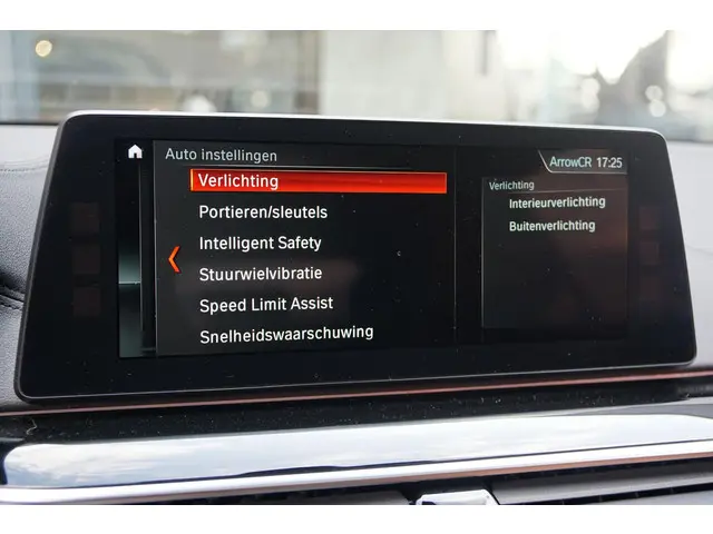 BMW 5 Serie Touring 530i xDrive Executive 2017 Benzine 54