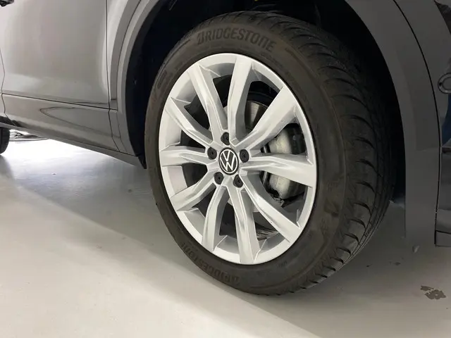 Volkswagen T-Roc 1.5 TSI R-Line Edition 2025 Benzine 12