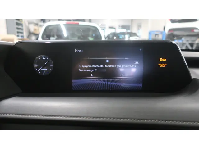 Lexus UX 250h Business Line 2019 Hybride Benzine 23