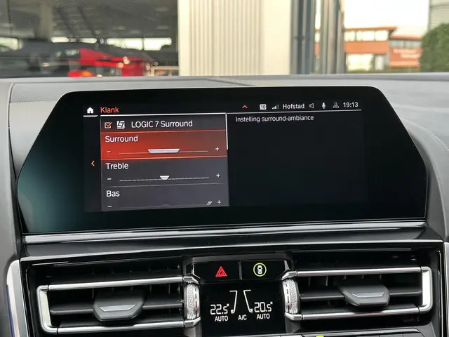 BMW 8 Serie 840i xDrive High Executive 2021 Benzine 80
