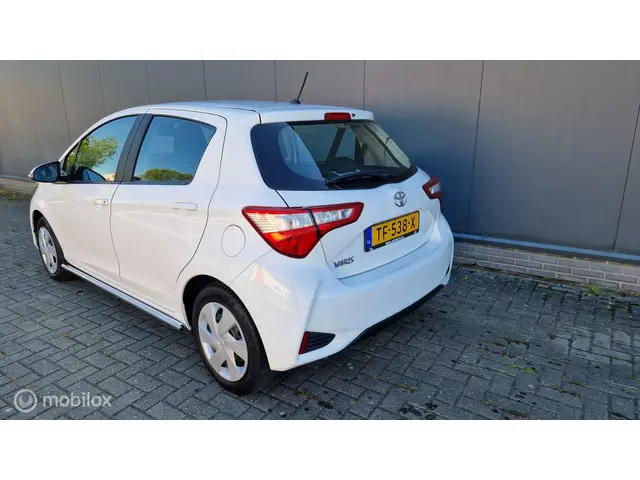 Toyota Yaris 1.0 VVT-i Comfort 2018 Benzine 8