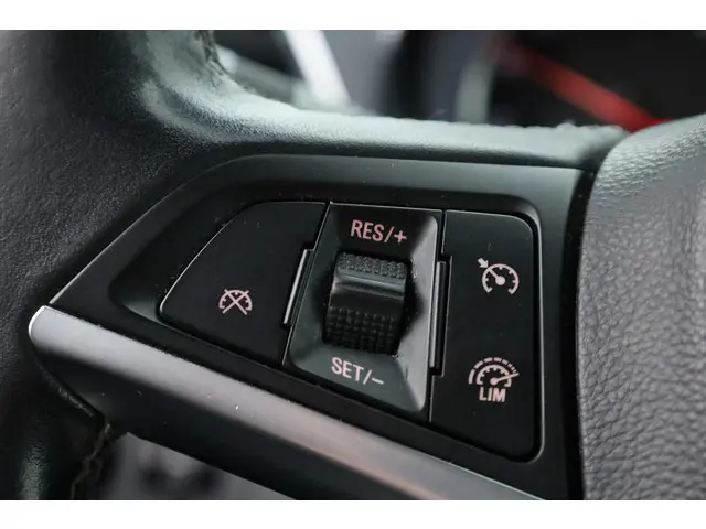 Opel Mokka 1.4 T Innovation 4x4 2016 Benzine 9