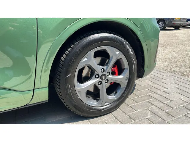 Ford Kuga 2.5 FHEV ST-Line X 2024 Hybride Benzine 12
