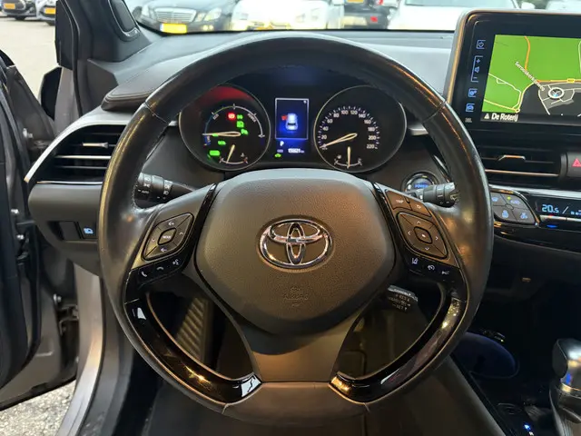 Toyota C-HR 1.8 Hybrid Premium 2017 Hybride Benzine 6