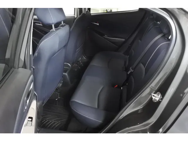 Mazda 2 1.5 90pk Signature 2020 Benzine 36