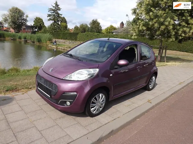 Peugeot 107 1.0 Active 2012 Benzine