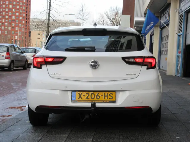 Opel Astra 1.0 Edition 5 Deurs Airco PDC 2016 Benzine 9