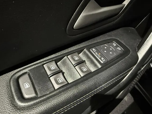 Dacia Duster 1.0 TCe Journey 2023 Benzine 11