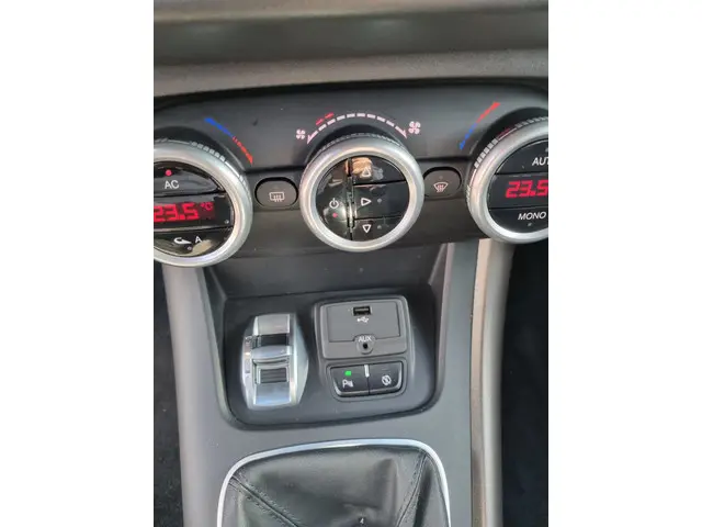 Alfa Romeo Giulietta 1.4 T Distinctive 2013 Benzine 8