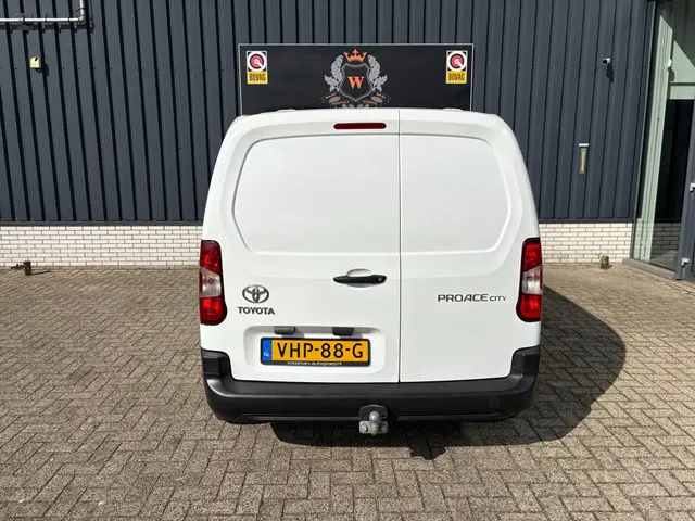 Toyota ProAce CITY 1.5 D-4D Cool Comfort 2020 Diesel 8