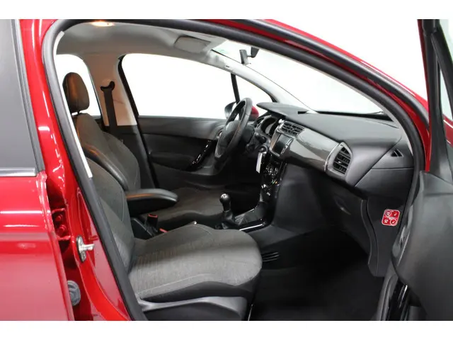 Citroën C3 1.2 PureTech Collection 2014 Benzine 17