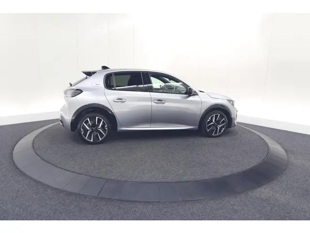 Peugeot 208 Hybrid 136 e-DCS6 GT 2024 Hybride Benzine 9