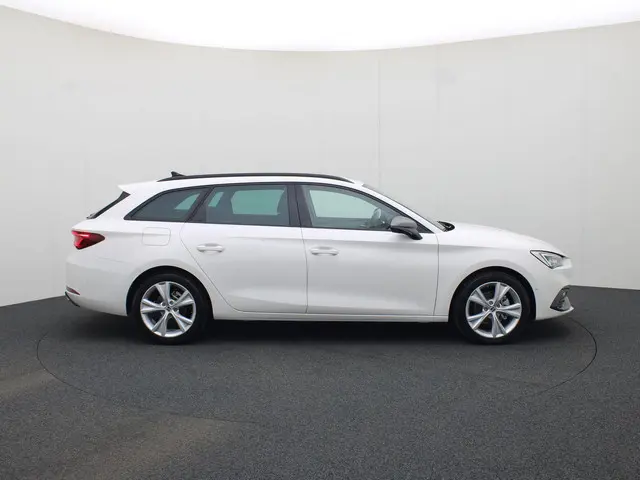 SEAT Leon Sportstourer 1.5eTSI/150PK FR DSG 2024 Benzine 3
