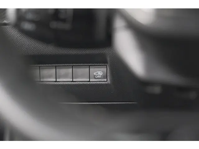 Peugeot 2008 PureTech 130 EAT8 GT 2025 Benzine 43