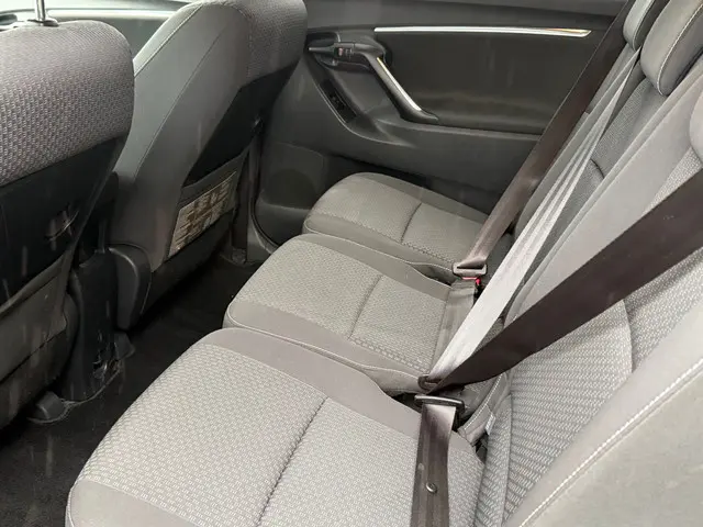 Toyota Verso 1.8 VVT-i Business 2013 Benzine 11