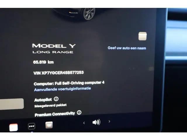 Tesla Model Y Long Range RWD 75 kWh 2024 Elektrisch 3