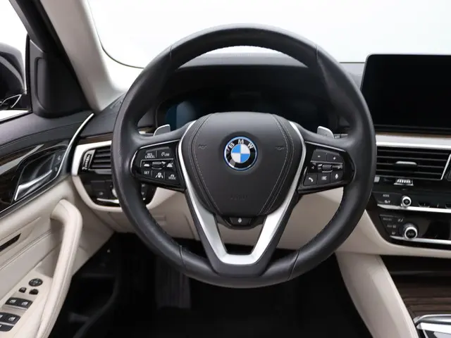 BMW 5 Serie Touring 530e 2023 Hybride Benzine 7