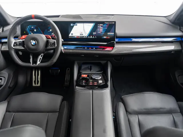 BMW M5 Sedan 2024 Hybride Benzine 7