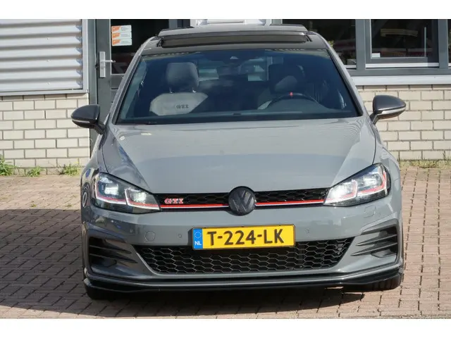 Volkswagen Golf 2.0 TSI GTI TCR PANO 2019 Benzine 13