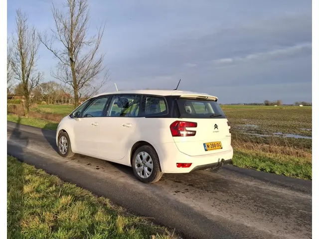 Citroën C4 Spacetourer 1.2 PureTech Feel 2018 Benzine 16