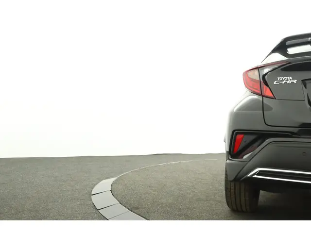 Toyota C-HR 2.0 Hybrid Dynamic 2021 Hybride Benzine 39