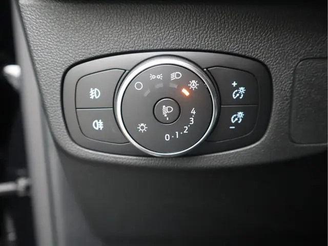 Ford Focus 1.0 EcoBoost Hybrid 2024 Hybride Benzine 32