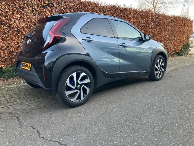 Toyota Aygo X 1.0 VVT-i S-CVT Envy Automaat 2024 Benzine 4