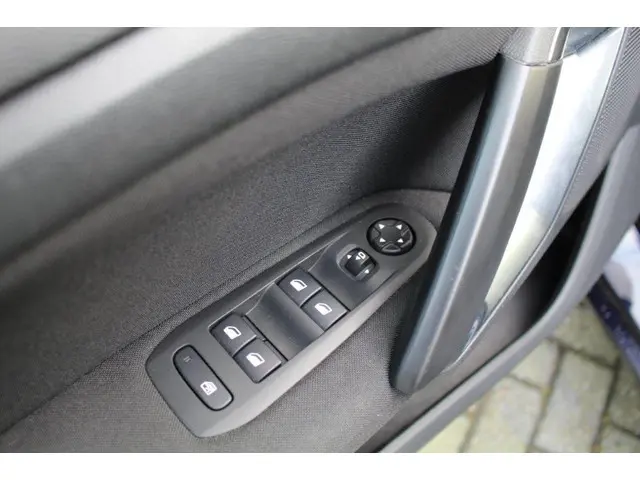 Peugeot 308 SW 1.2 PureTech Active 2017 Benzine 23
