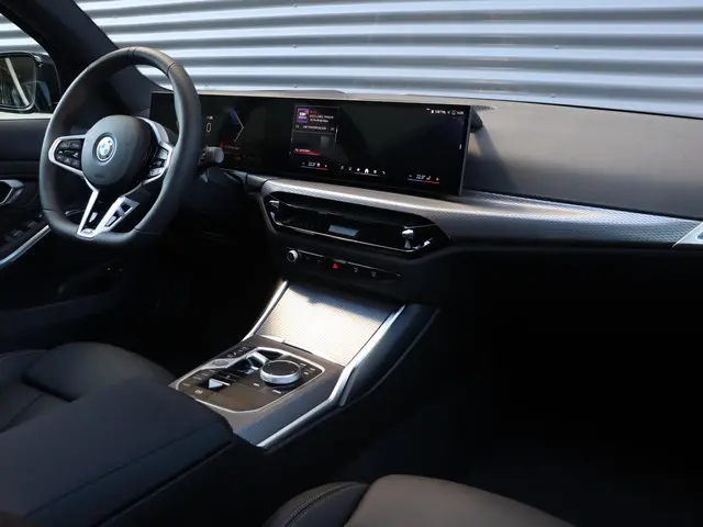 BMW 3 Serie 330e Sedan 2025 Hybride Benzine 18
