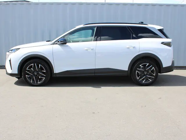 Peugeot 5008 HYBRID 145 ALLURE 2025 Hybride Benzine 4