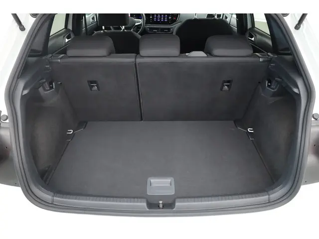 Volkswagen Polo 1.0 TSI R-Line DSG 2023 Benzine 26