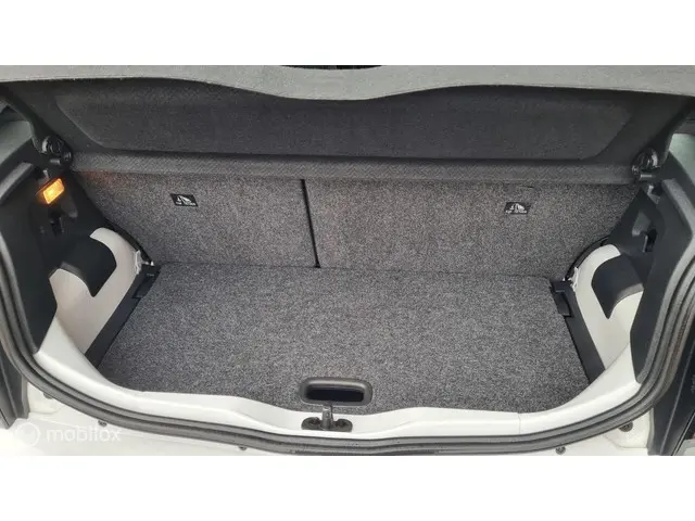 Volkswagen up! 1.0 5drs 2020 Benzine 11