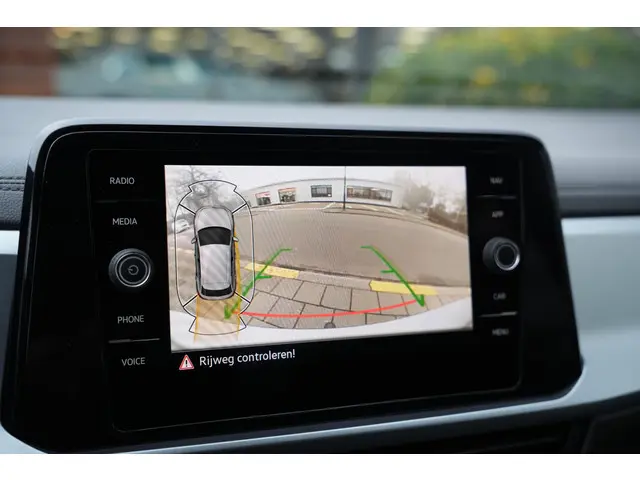 Volkswagen T-Roc 1.0 TSI Life 2023 Benzine 40