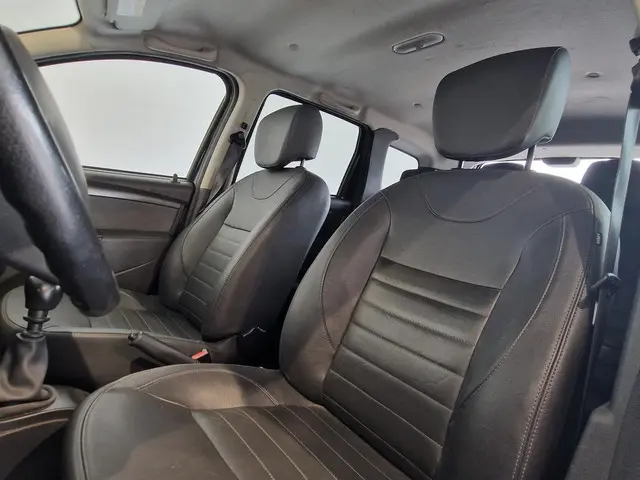 Dacia Duster 1.2 TCe 4x2 Blackshadow 2017 Benzine 6