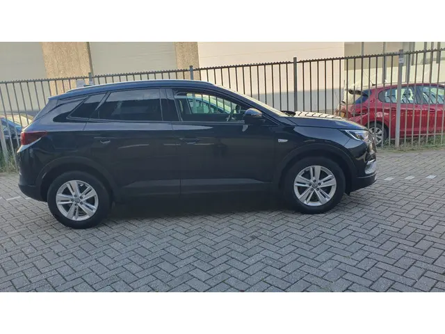 Opel Grandland X 1.2 Turbo Business + 2019 Benzine 6