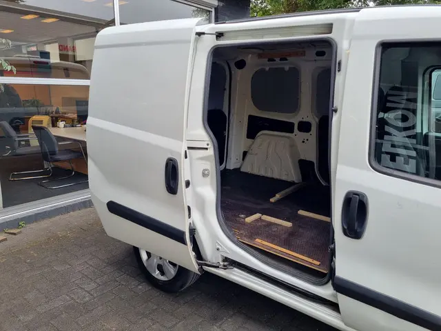 Opel Combo 1.6 CDTi L1H1 Edition 2016 Diesel 21