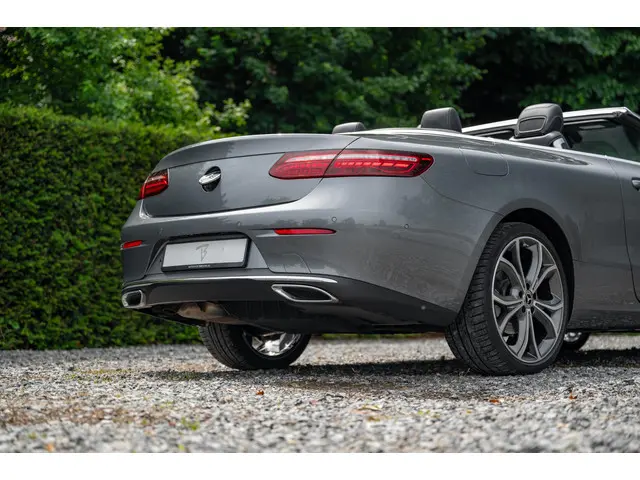 Mercedes-Benz E-Klasse Cabrio 200e 4MATIC 2021 Benzine 32