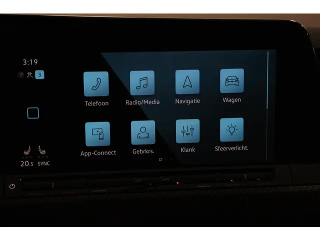 Volkswagen Golf 1.5 eTSI DSG R-Line 2022 Benzine 12