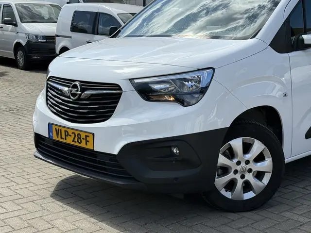Opel Combo 1.5D130PK L2H1 Edition 2021 Diesel 7