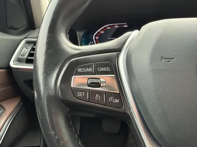 BMW 3 Serie 318i Business Edition Plus 2022 Benzine 13