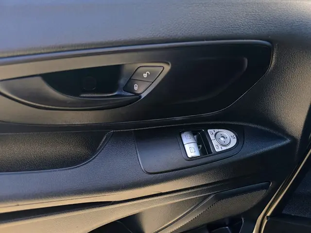 Mercedes-Benz Vito 116 CDI L2 H1 2024 Diesel 19