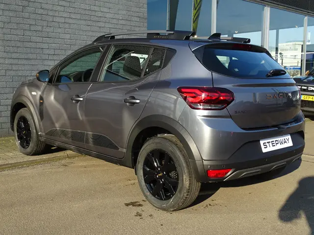 Dacia Sandero Stepway 1.1 TCe 110 Extreme 2025 Benzine 6