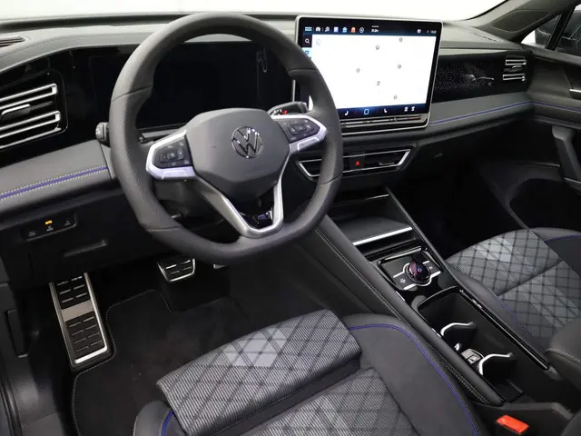 Volkswagen Tiguan 1.5eTSI/150PK R-Line DSG 2024 Benzine 38