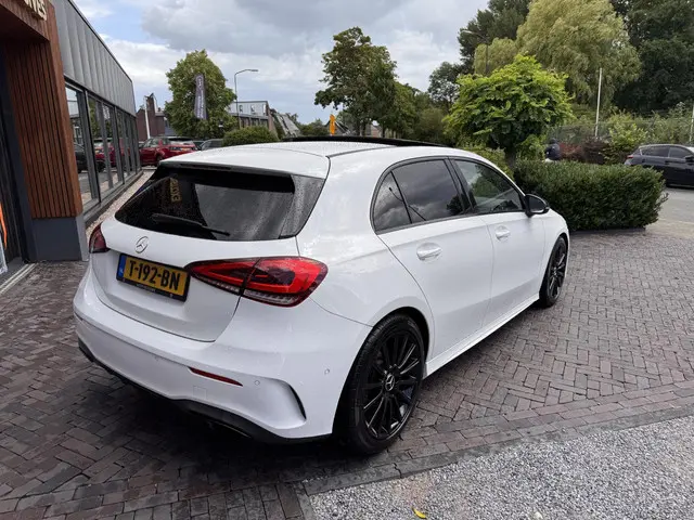 Mercedes-Benz A-Klasse 250 Premium Plus 2018 Benzine 16