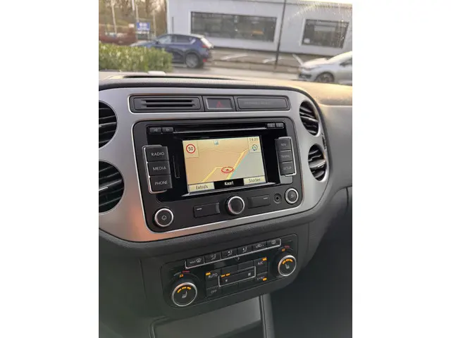 Volkswagen Tiguan 1.4 TSI LIFE 2014 Benzine 13