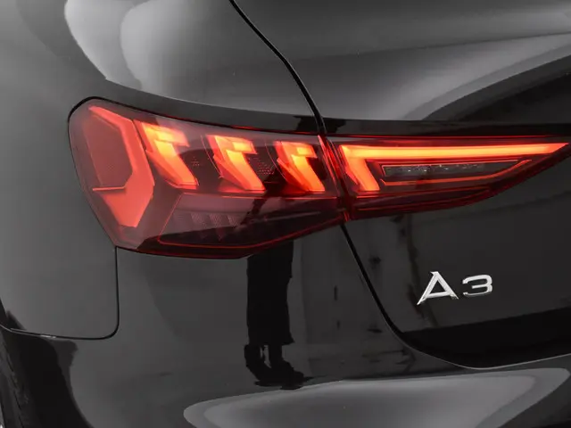 Audi A3 Sportback 30 TFSI S edition 2023 Benzine 14