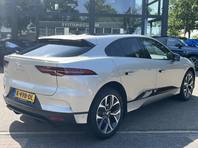 Jaguar I-PACE EV320 SE 90 kWh 2020 Elektrisch 4