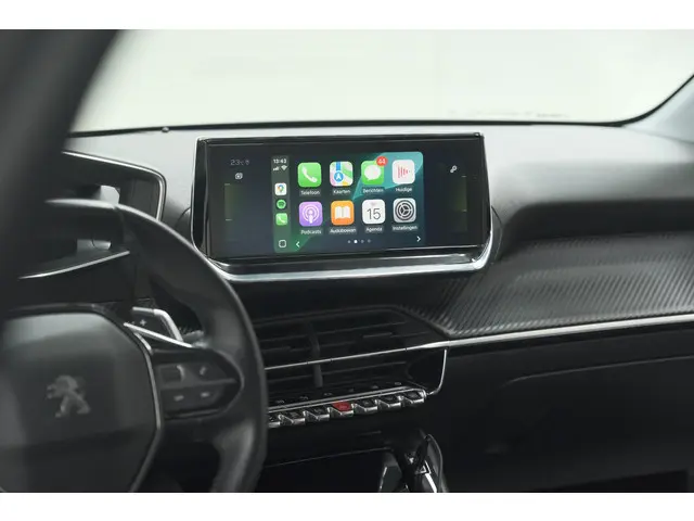 Peugeot 208 PureTech 100 EAT8 Allure 2020 Benzine 57