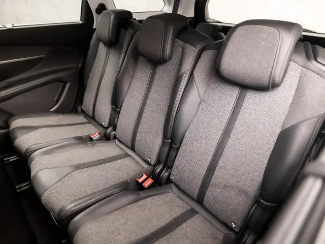 Peugeot 5008 1.2 PureTech Allure 2018 Benzine 15